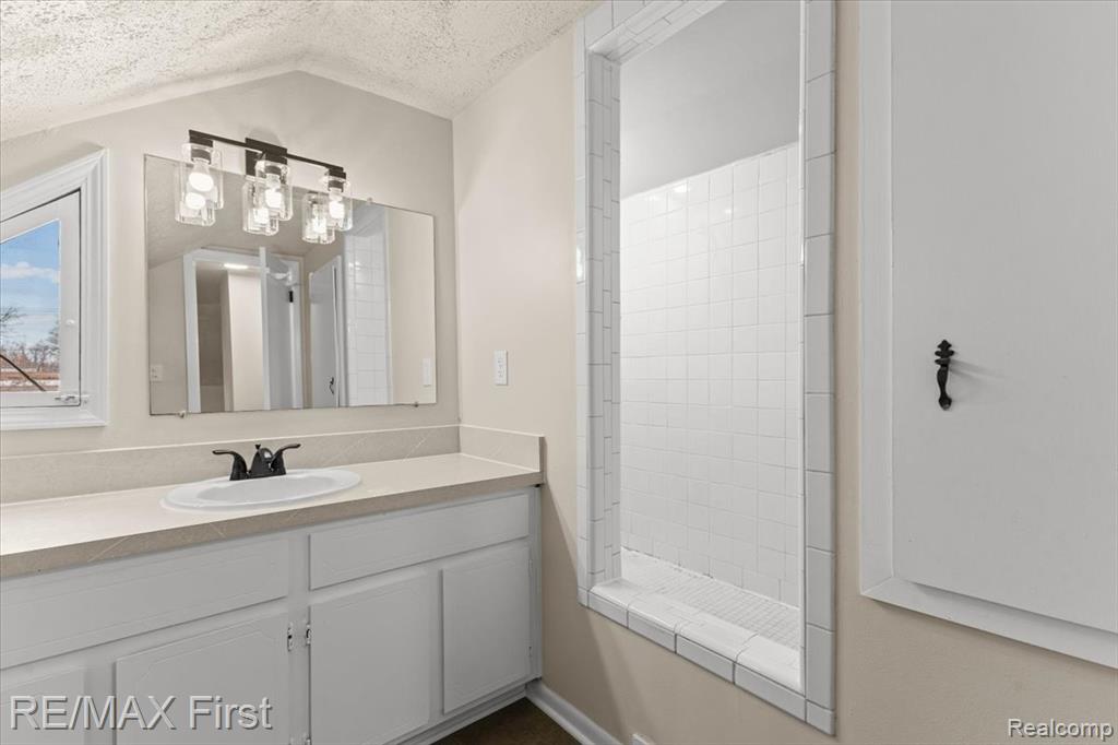561 Andresen Court, Hazel Park, MI 48030 — Photo 22