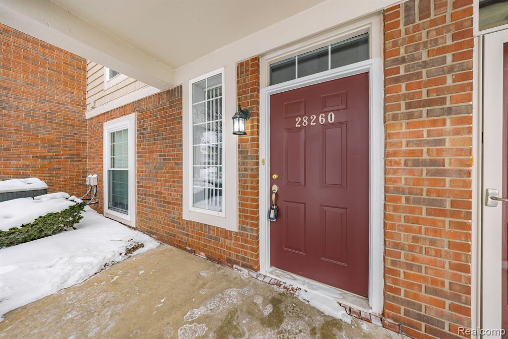 28260 OAKMONTE Circle E, New Hudson, MI 48165 — Photo 36