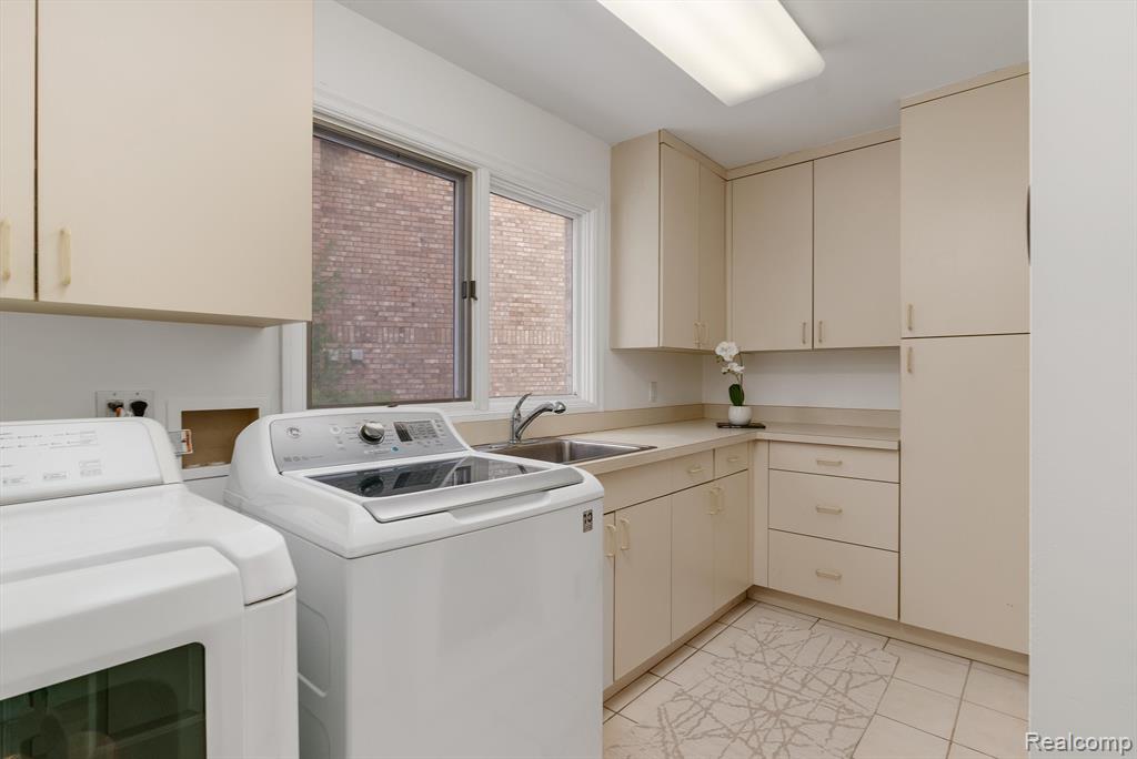 5035 Oakbrooke Drive, West Bloomfield, MI 48323 — Photo 28