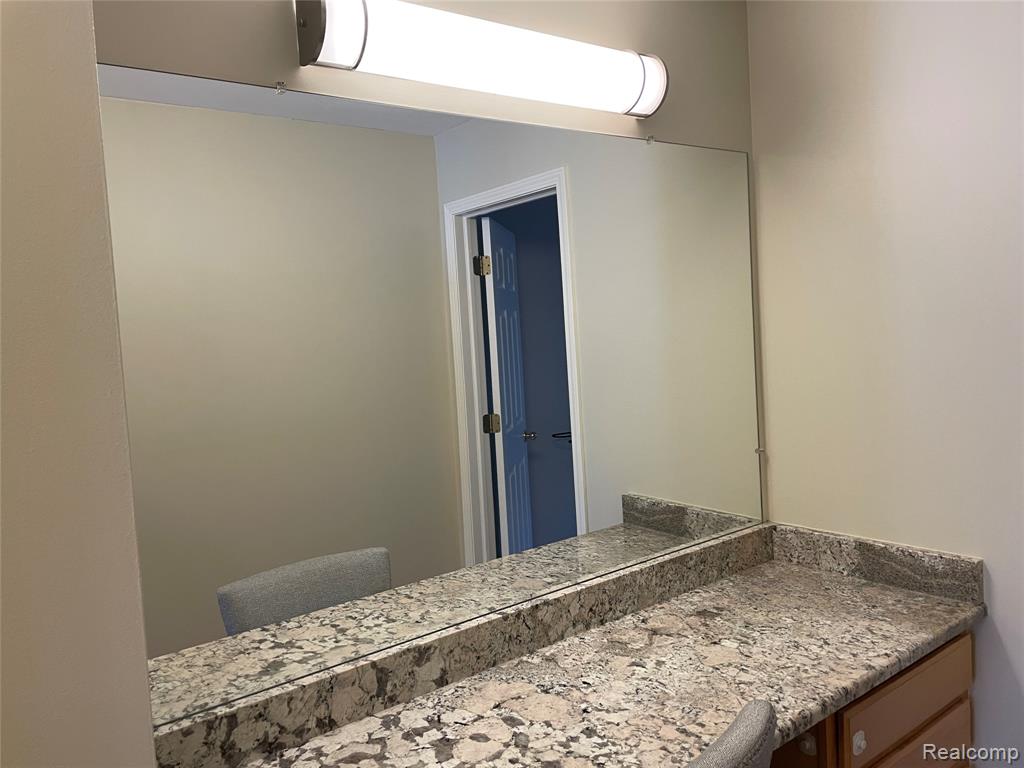 4765 Woodbine Circle S, West Bloomfield, MI 48323 — Photo 19