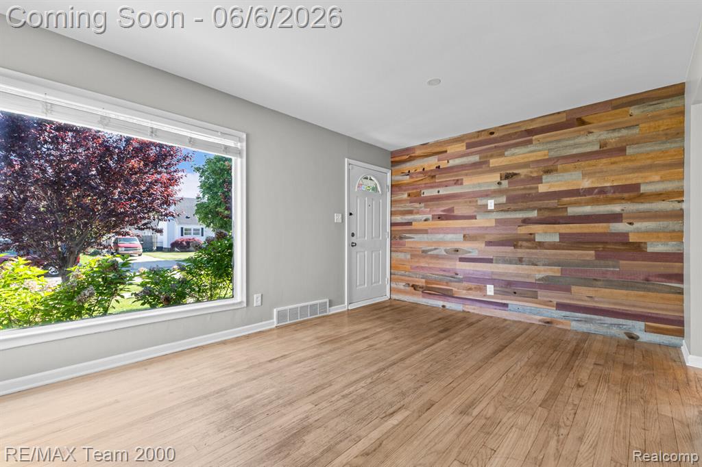 28952 Bridge Street, Garden City, MI — Photo 7