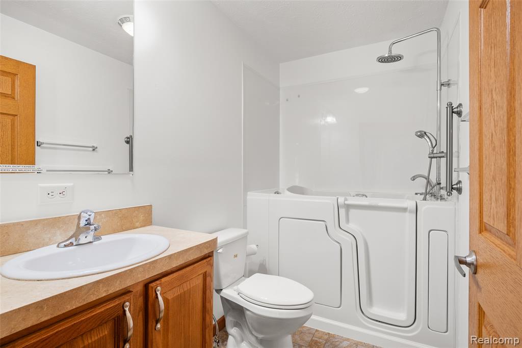 18415 12 Mile Road, Big Rapids, MI 49307 — Photo 20
