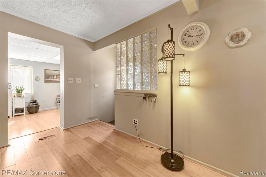7018 BISON Street, Westland, MI — Photo 5