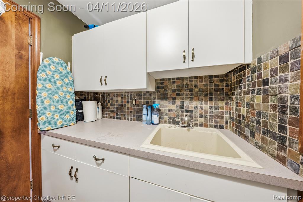 24760 Arsenal Road, Flat Rock, MI 48134 — Photo 54