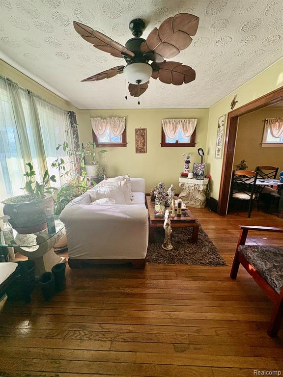 15346 Dexter Avenue - Photo 2