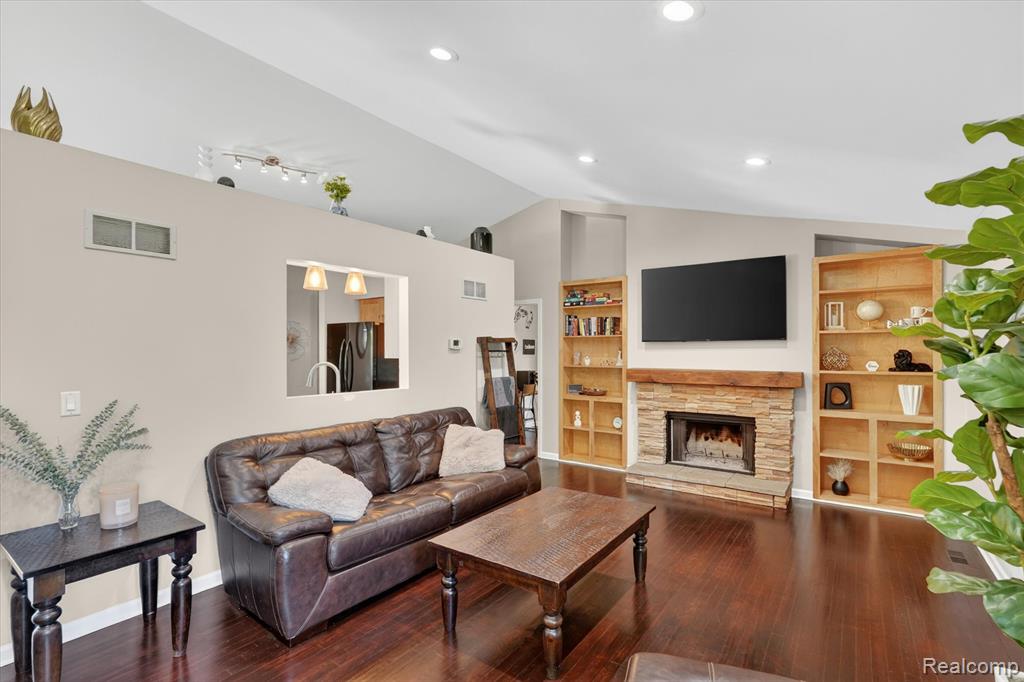 4966 Mack Road, Howell, MI 48855 — Photo 5