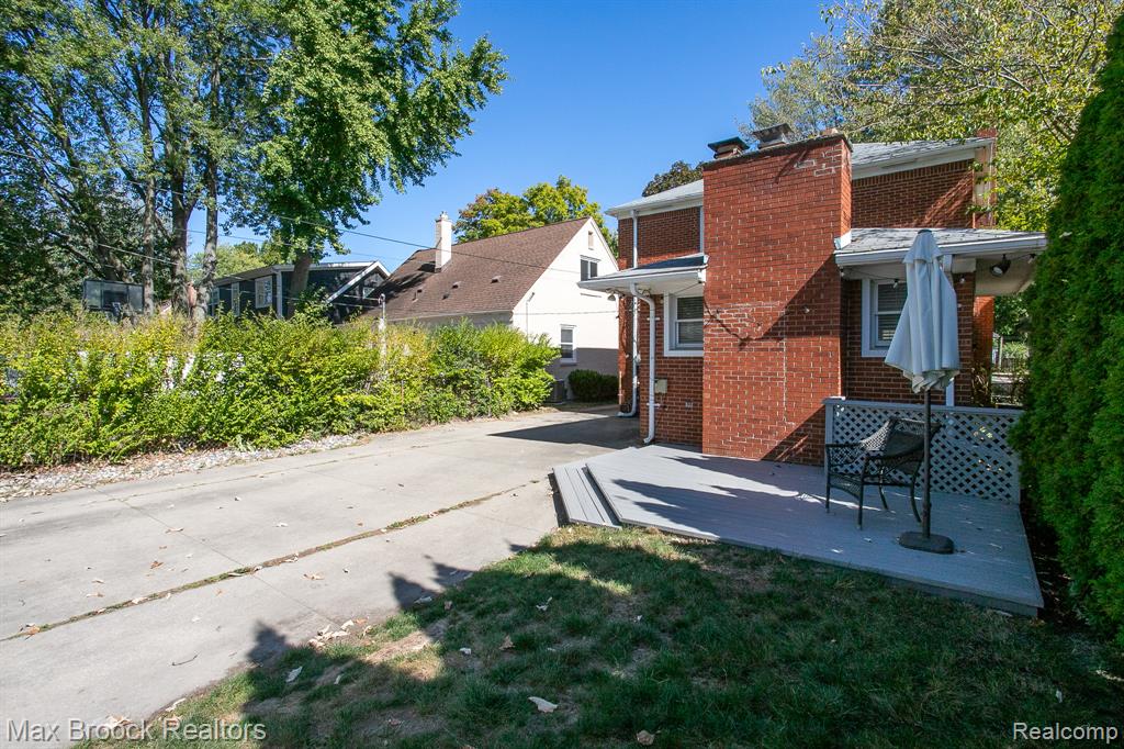 26015 ALLOR Avenue, Huntington Woods, MI — Photo 40