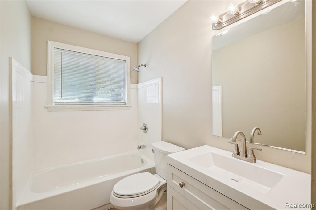 4994 N Michigan Avenue, Saginaw, MI 48604 — Photo 11