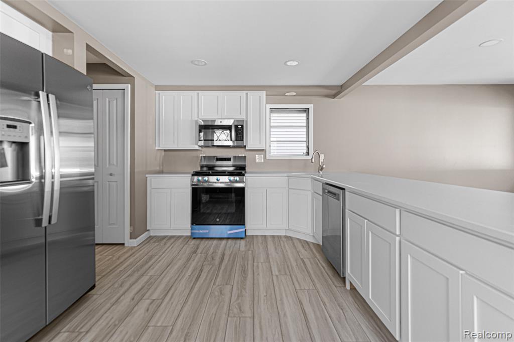 391 SHADY OAKS Street, Lake Orion, MI 48362 — Photo 16