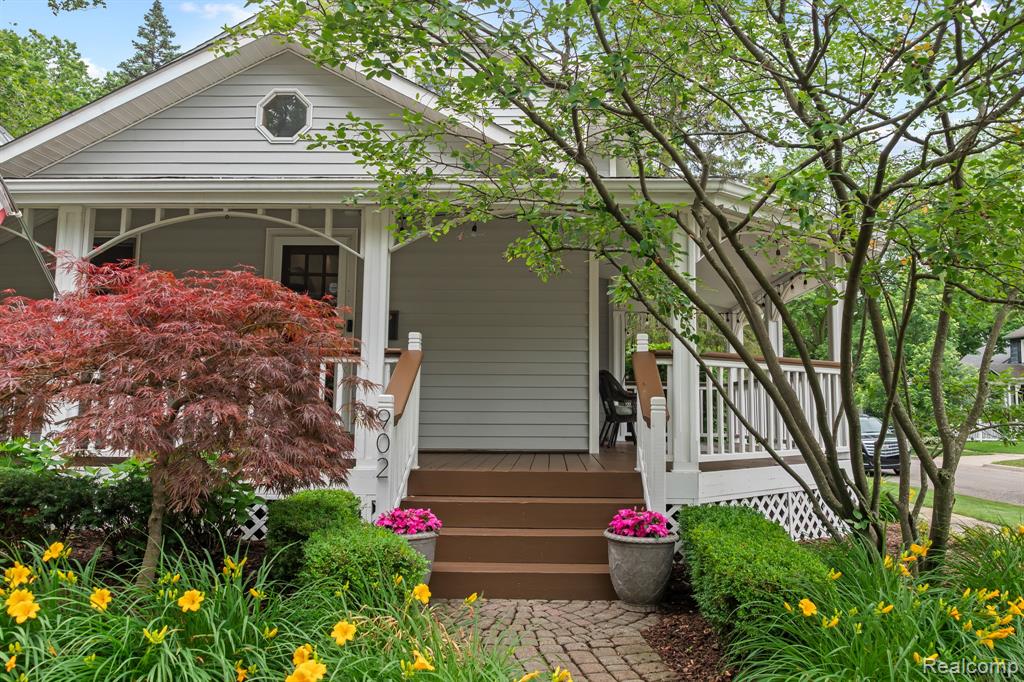 902 E 6th Street, Royal Oak, MI 48067 — Photo 2