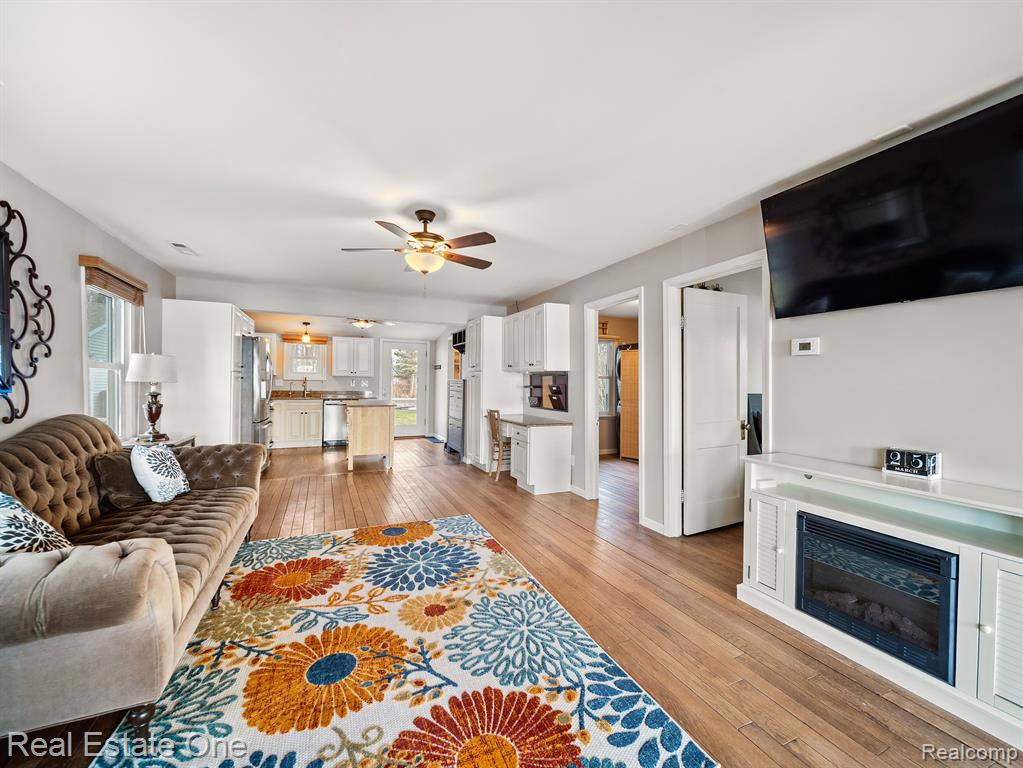 5130 EDGELAKE Drive, Pinckney, MI 48169 — Photo 10