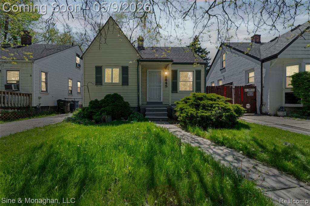8845 Canyon Street, Grosse Pointe, MI 48236 — Photo 28