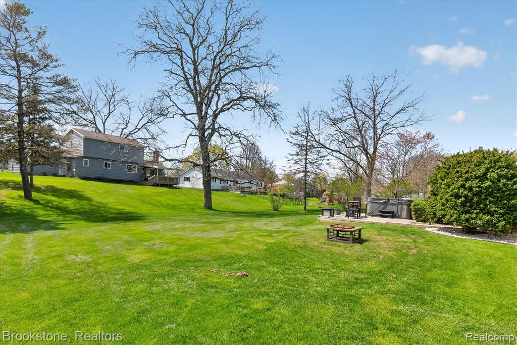 1086 Risecliff Drive, Grand Blanc, MI 48439 — Photo 31