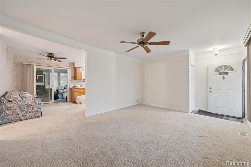 14240 Stratford Street, Riverview, MI 48193 — Photo 11