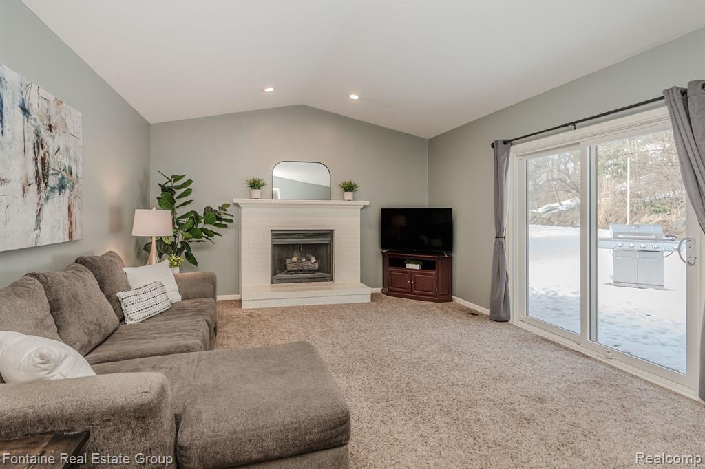 8742 WILLIAMSPORT Drive, White Lake, MI — Photo 9