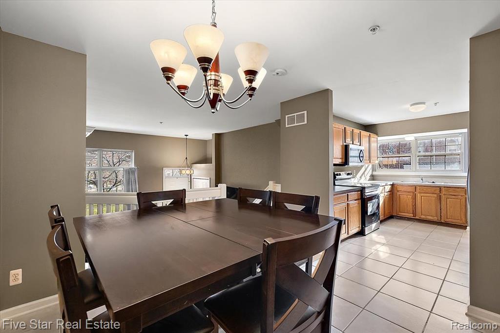 16924 Farmington Road, 93, Livonia, MI 48154 — Photo 32