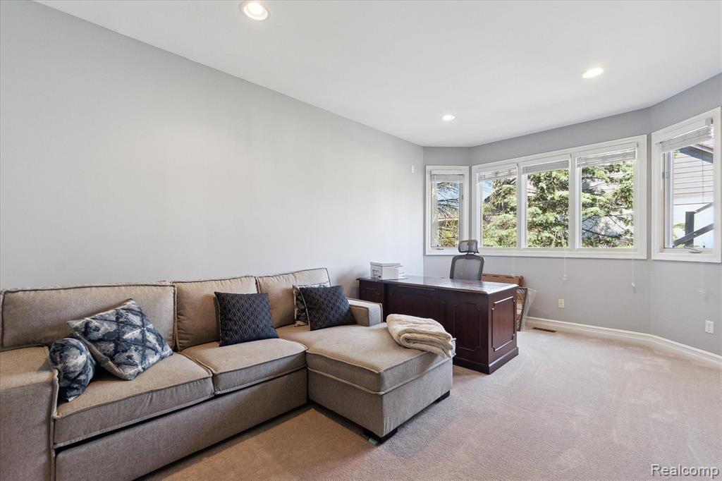 6808 OAKHURST RIDGE Road, Clarkston, MI 48348 — Photo 37