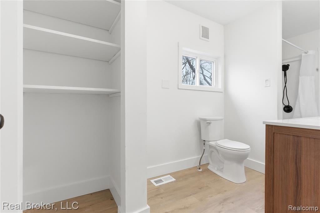 6351 Beth, Brighton, MI 48116 — Photo 30