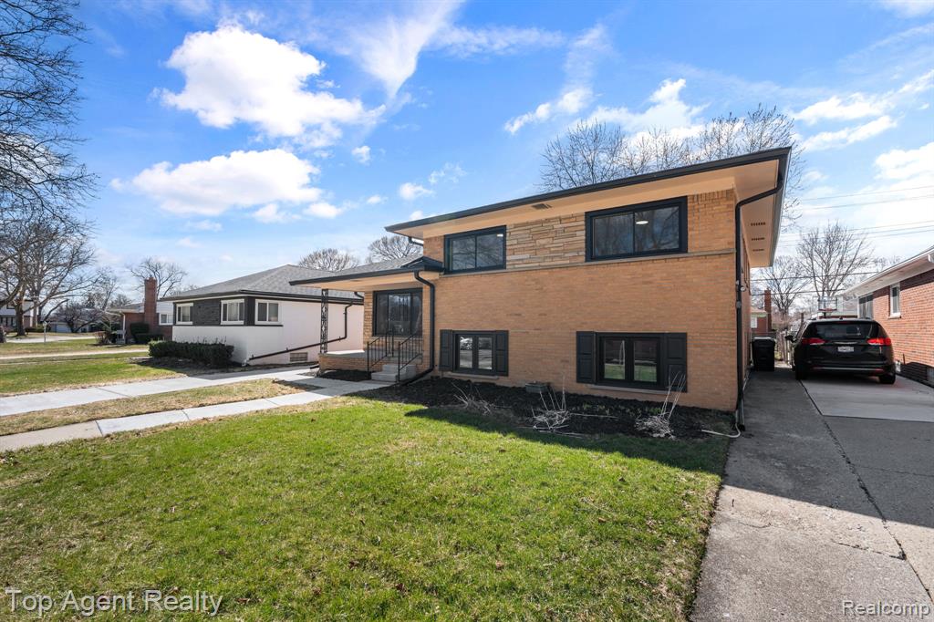 23701 Marlow Street, Oak Park, MI 48237 — Photo 45