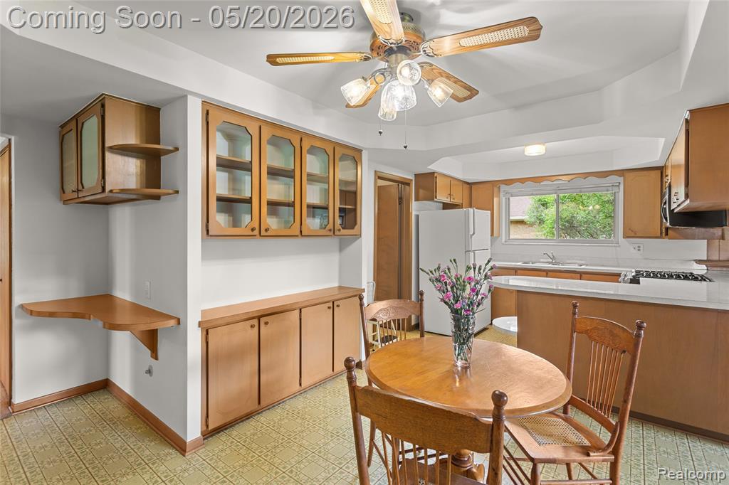 45078 Vanker Avenue, Utica, MI 48317 — Photo 37