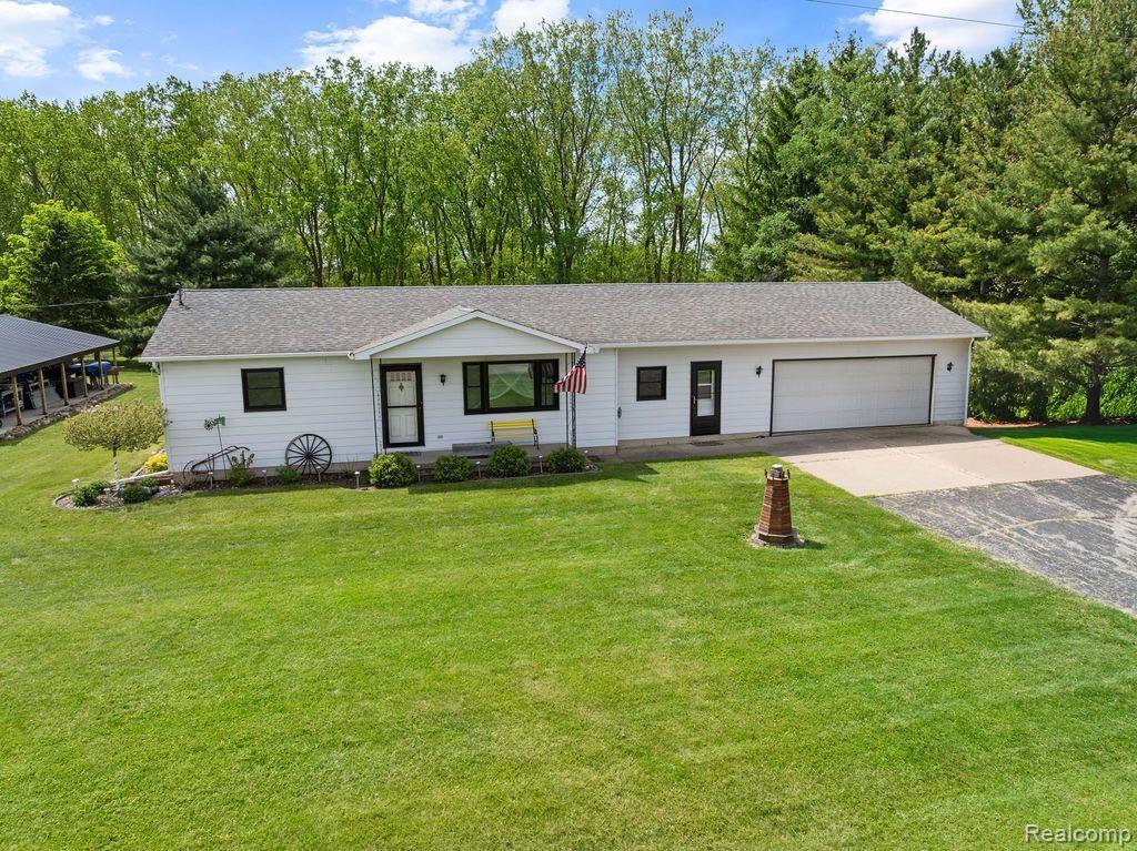 19354 BUECHE Road, New Lothrop, MI 48460 — Photo 39