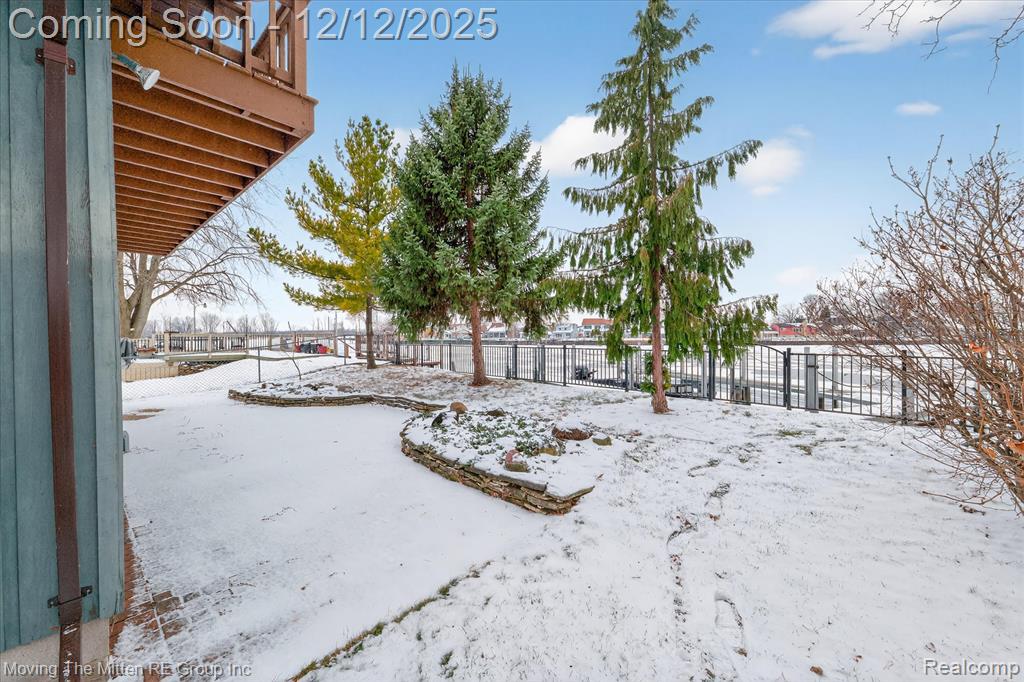 30760 Bayview Drive, Gibraltar, MI — Photo 38