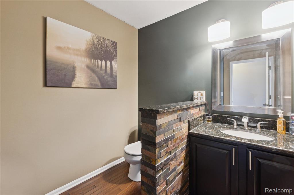 4045 FOREST EDGE Drive, Commerce Twp, MI 48382 — Photo 24