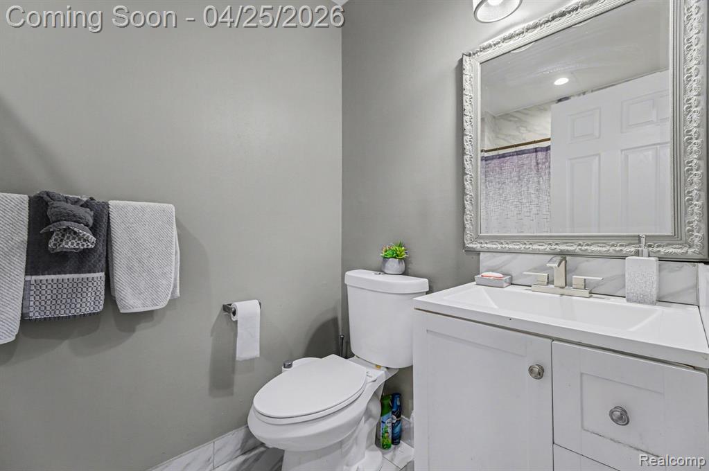 41326 Ambercrest Drive, Sterling Heights, MI 48314 — Photo 20