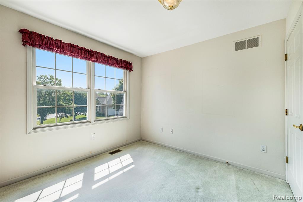 6161 Golfside Court, Grand Blanc, MI 48439 — Photo 18