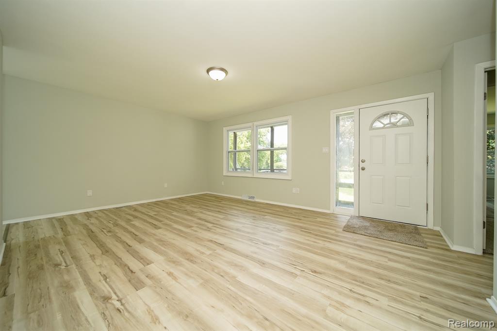 4865 Huston Drive, Lake Orion, MI — Photo 8