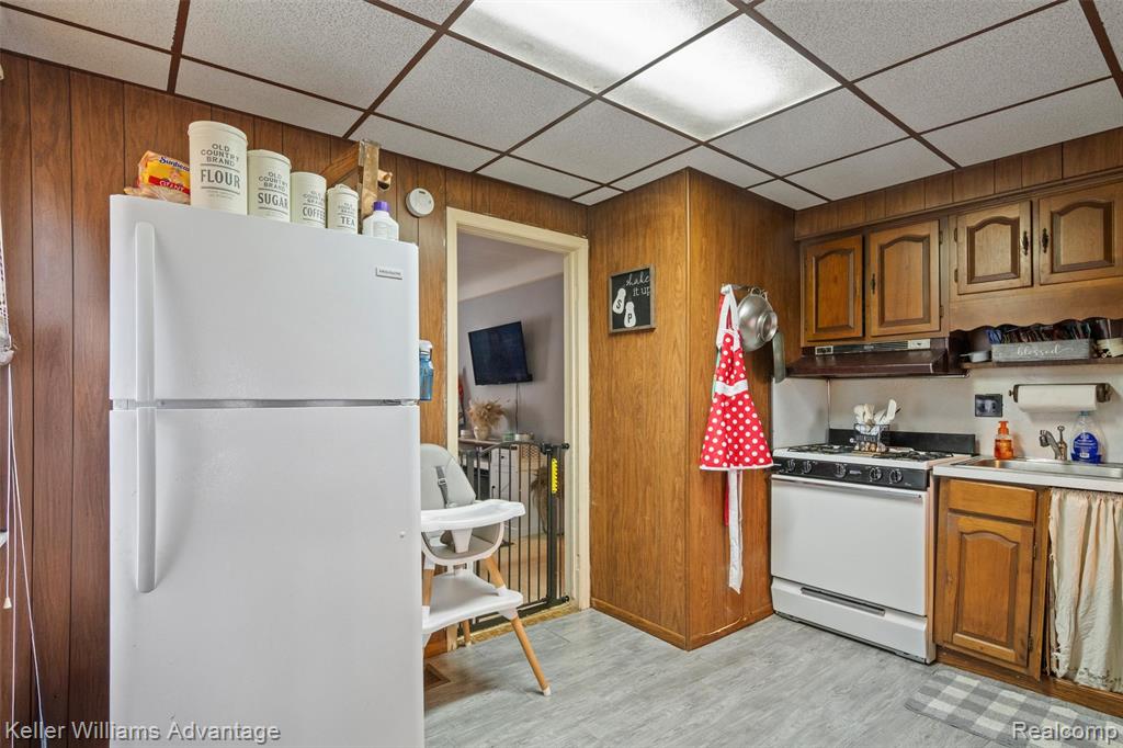 2085 Thomas Street, Lincoln Park, MI 48146 — Photo 13