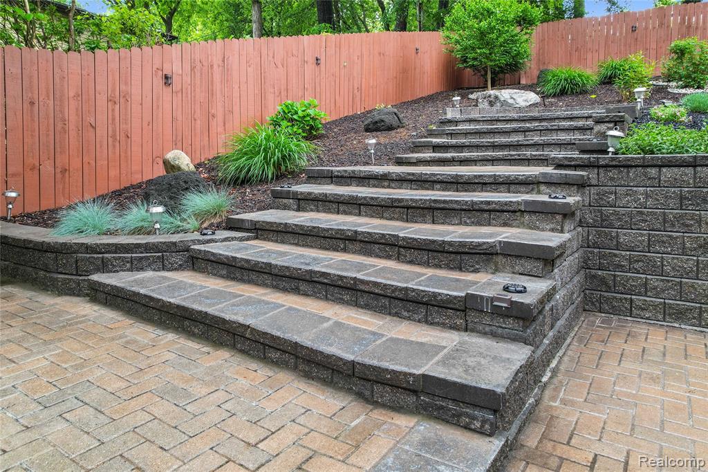 901 Ridge Road, Lake Orion, MI 48362 — Photo 11