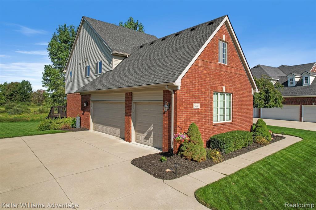 24601 BROMPTON Way, South Lyon, MI 48178 — Photo 7