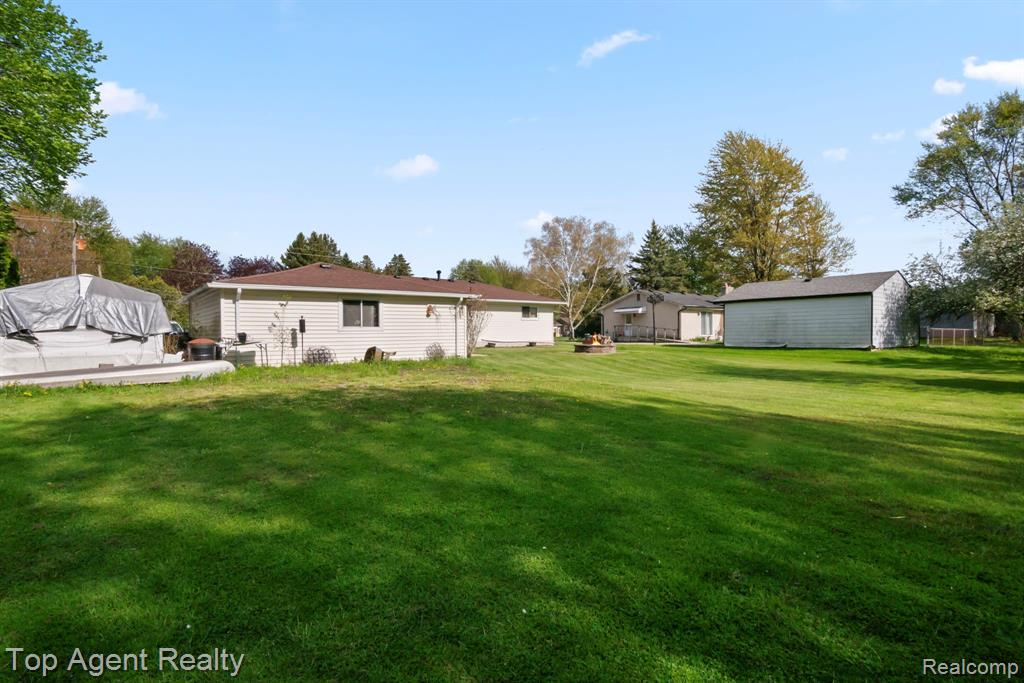 54951 Ridge Road, New Baltimore, MI 48047 — Photo 13