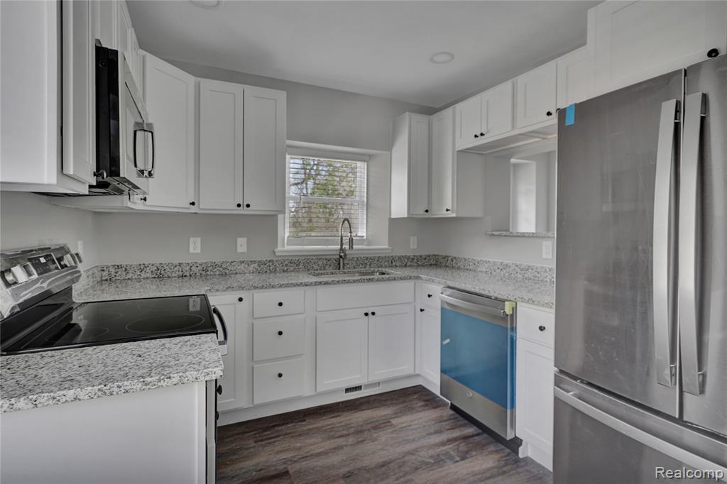 5660 Mill Street, Peck, MI 48466 — Photo 3