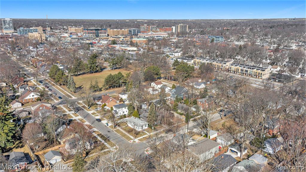 907 E 6TH Street, Royal Oak, MI 48067 — Photo 38