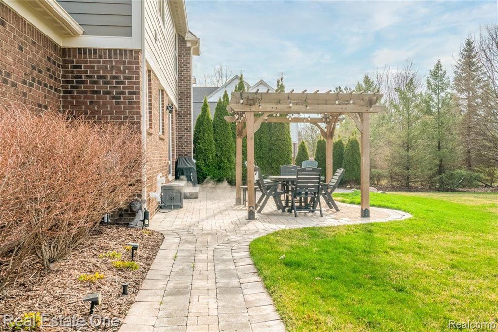 48025 E OXFORD Court, Canton, MI 48187 — Photo 15