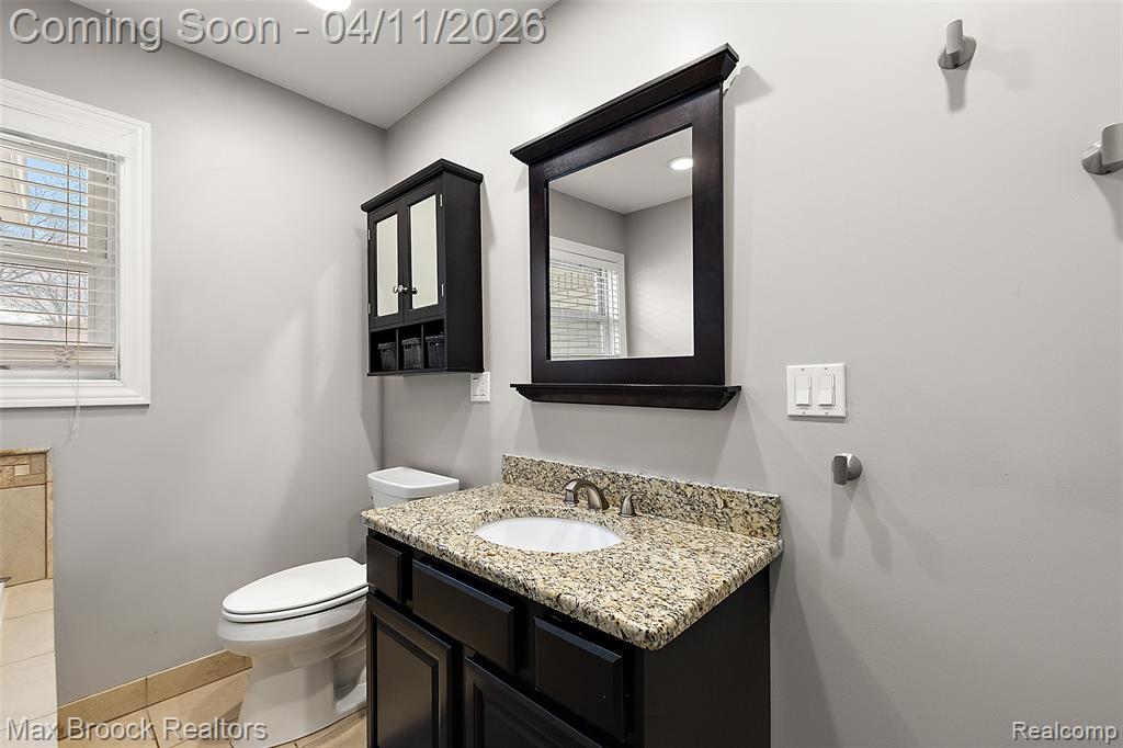 32040 Coronet Drive, Farmington Hills, MI, 48334