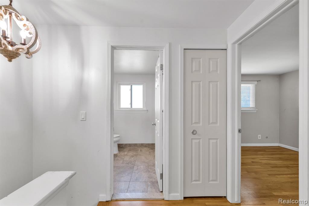 8126 Farnum Avenue, Warren, MI 48093 — Photo 17
