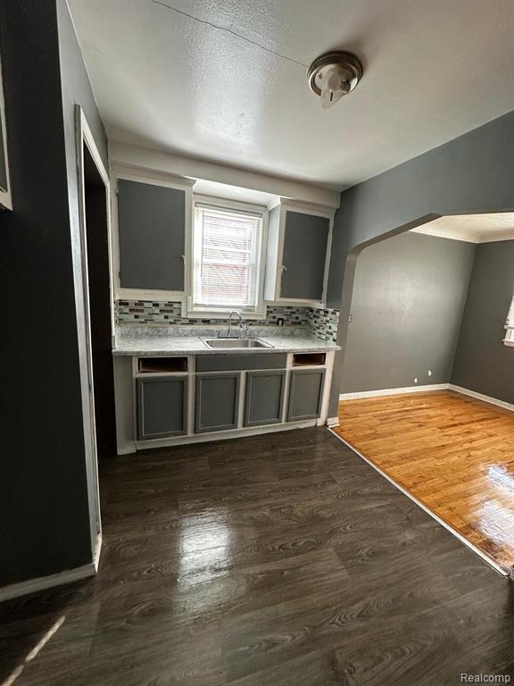 9934 WARWICK Street, Detroit, MI 48228 — Photo 2