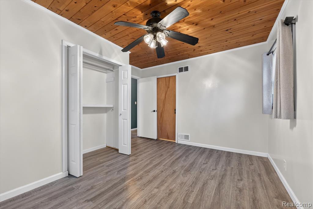 21325 Drexel Street, Clinton Twp, MI 48036 — Photo 19