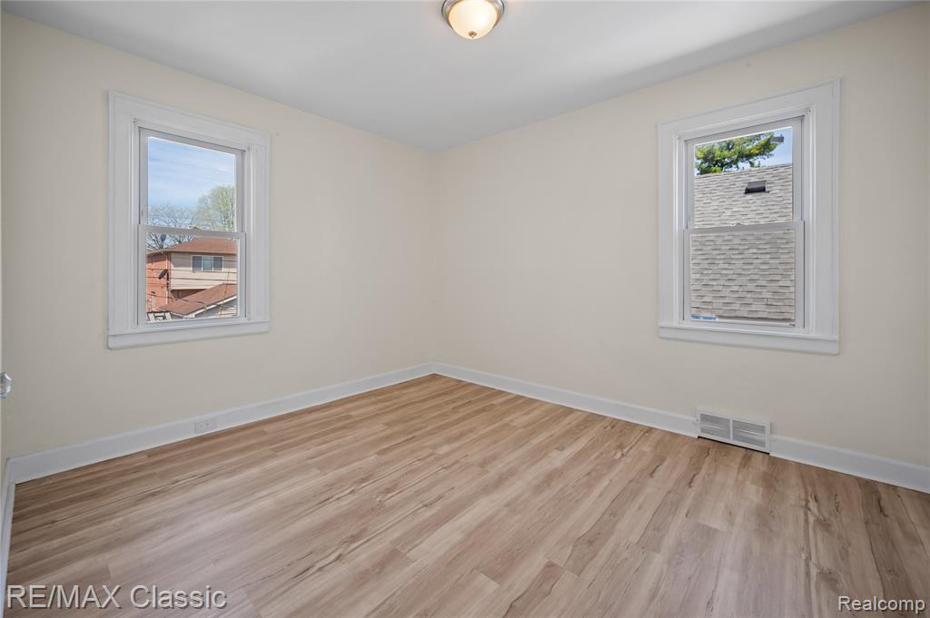 7239 Barrie Street, Dearborn, MI 48126 — Photo 24