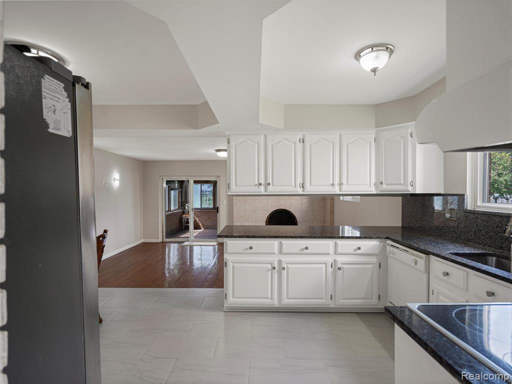 4971 Chadbourne Drive, Sterling Heights, MI 48310 — Photo 34