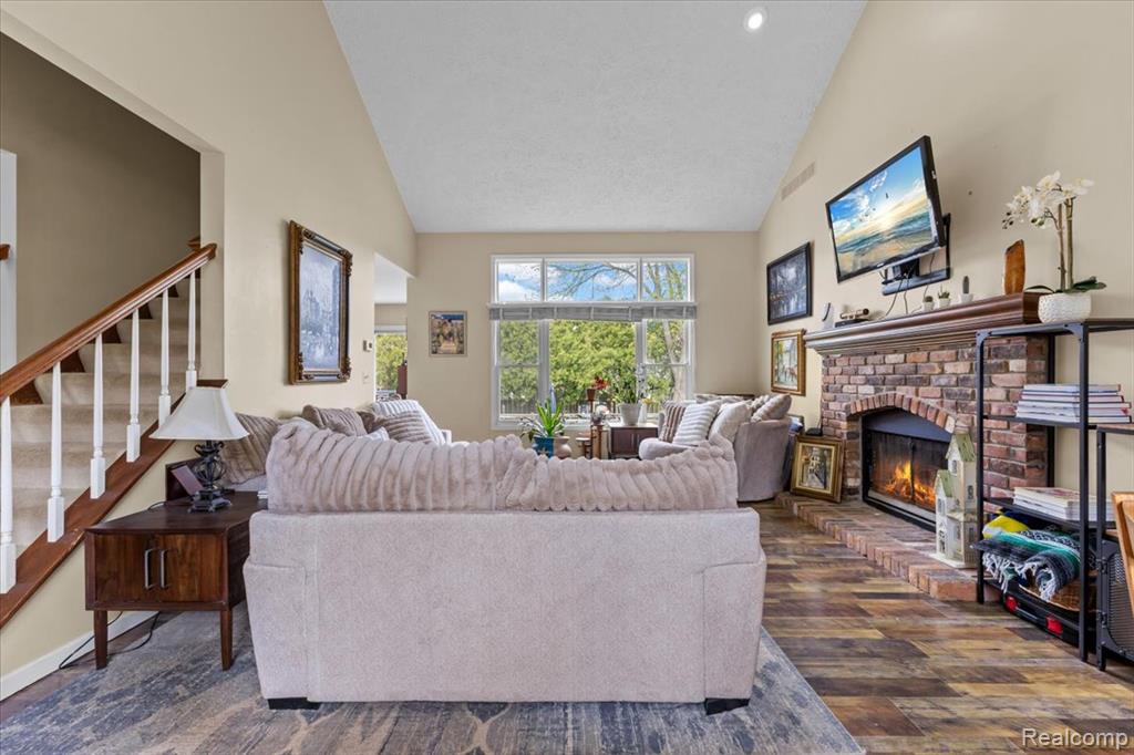 7694 Woodside Place, Waterford, MI 48327 — Photo 14
