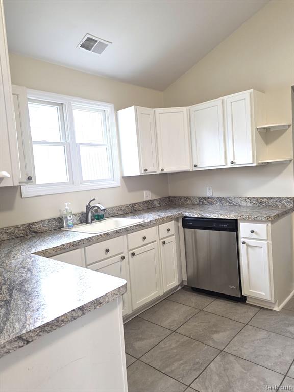 9515 LISTERIA Street, Commerce Twp, MI 48382 — Photo 7