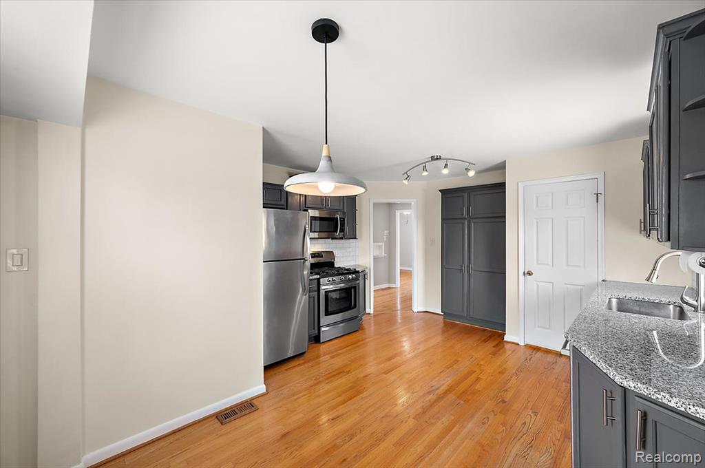 3150 Royal Avenue, Berkley, MI 48072 — Photo 10