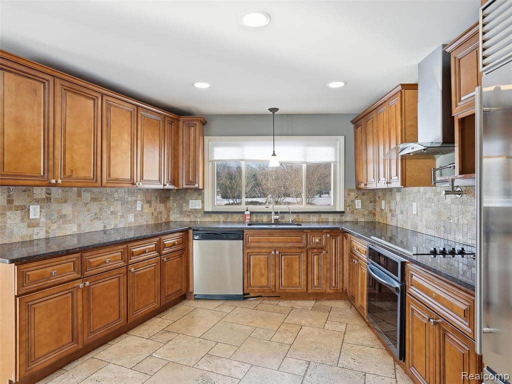 29750 Bristol Lane, Bingham Farms, MI 48025 — Photo 5
