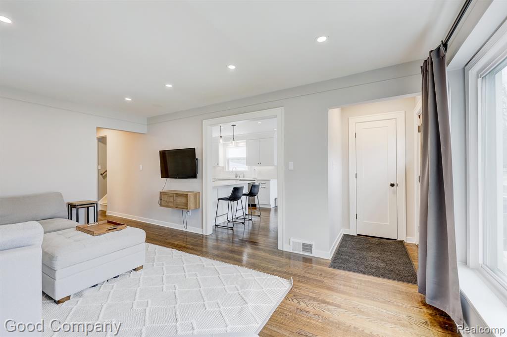 602 N Vermont Avenue, Royal Oak, MI 48067 — Photo 4