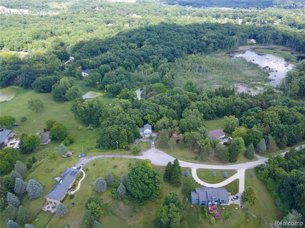 4277 Tux Lane, Milford, MI 48380 — Photo 36