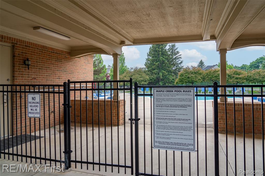 4798 WALNUT CREEK Drive, West Bloomfield, MI — Photo 11